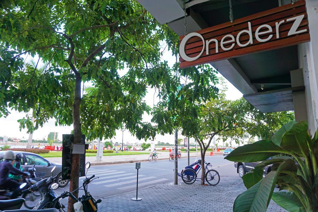 Onederz Hostel Пномпень Экстерьер фото